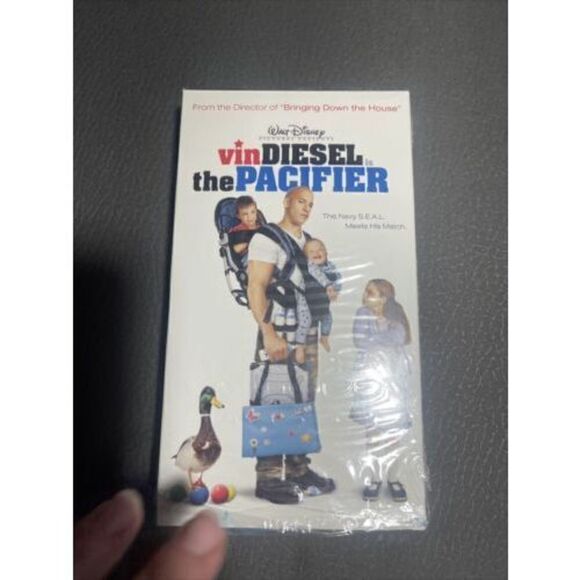 Walt Disney - The Pacifier 2005 VHS Vin Diesel - Hard To Find - Rare - Picture 2 of 9